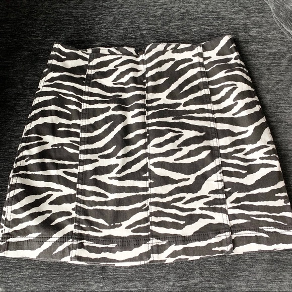 Dresses & Skirts - Wild Fable zebra print skirt